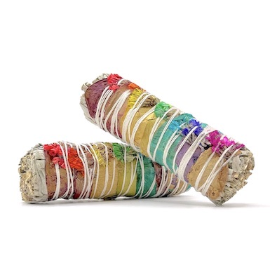 10cm White Sage with Seven Chakra Rose Petals & Seven Chakra Sinuata Smudge Stick